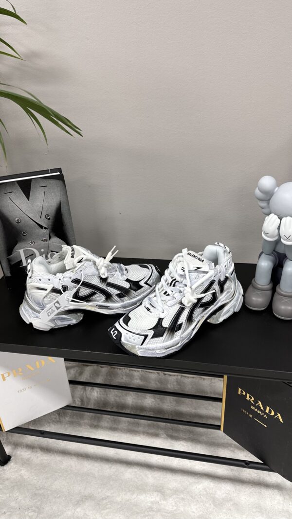 BALENCIAGA RUNNER SNEAKER WIT