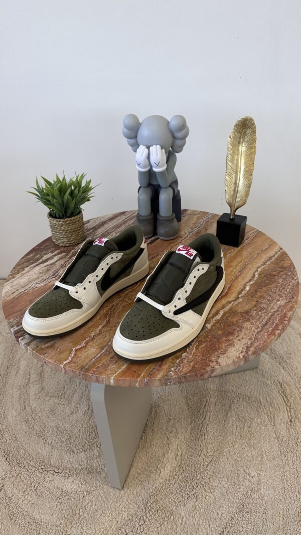 TRAVIS SCOTT MEDIUM OLIVE