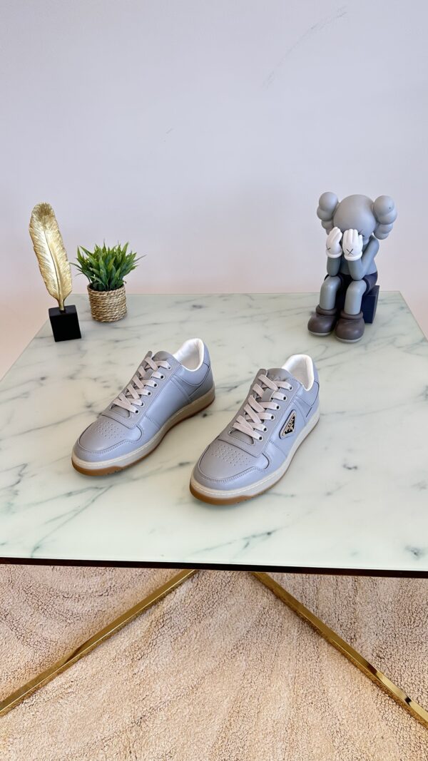 PRADA DOWNTOWN LEATHER SNEAKER GRIJS