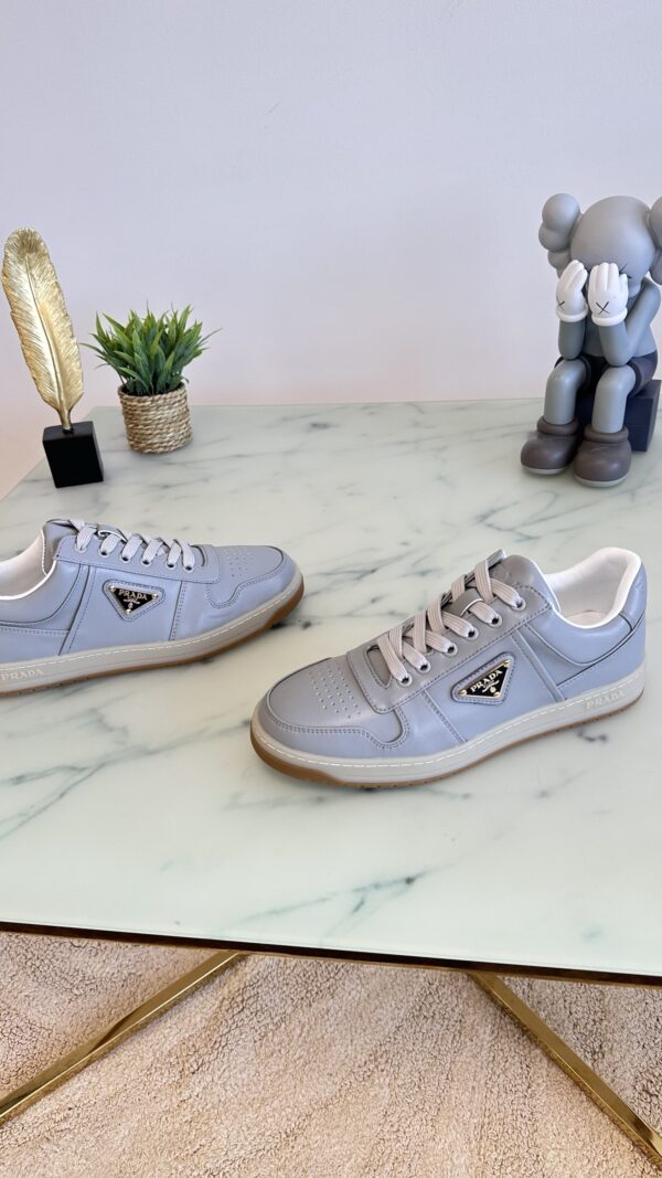 PRADA DOWNTOWN LEATHER SNEAKER GRIJS - Afbeelding 2