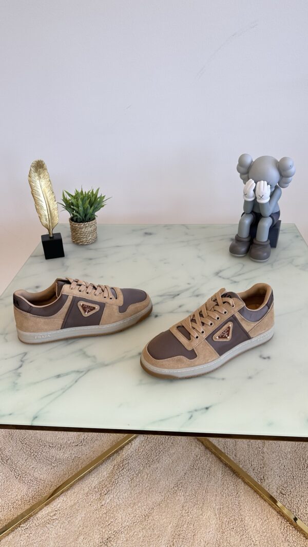 PRADA DOWNTOWN SUEDE SNEAKER BEIGE - Afbeelding 2