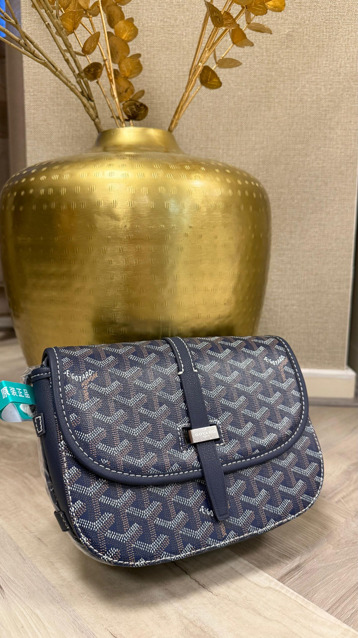 06abf8f5-8b1e-49f7-87b7-a8069cd8c157