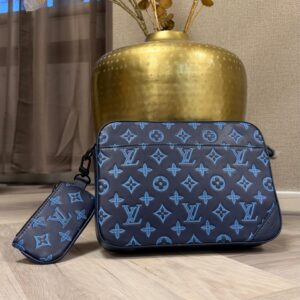 De Louis Vuitton Trio Messenger tas