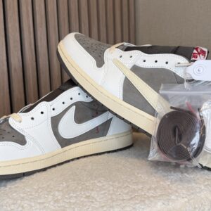 Nike Air Jordan 1 Low OG SP x Travis Scott - Reverse Mocha